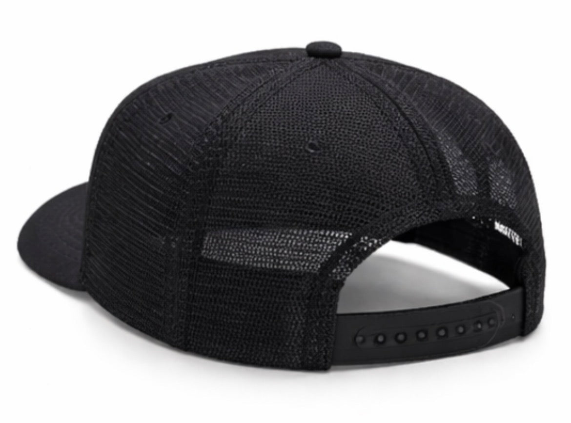 Black trucker snapback